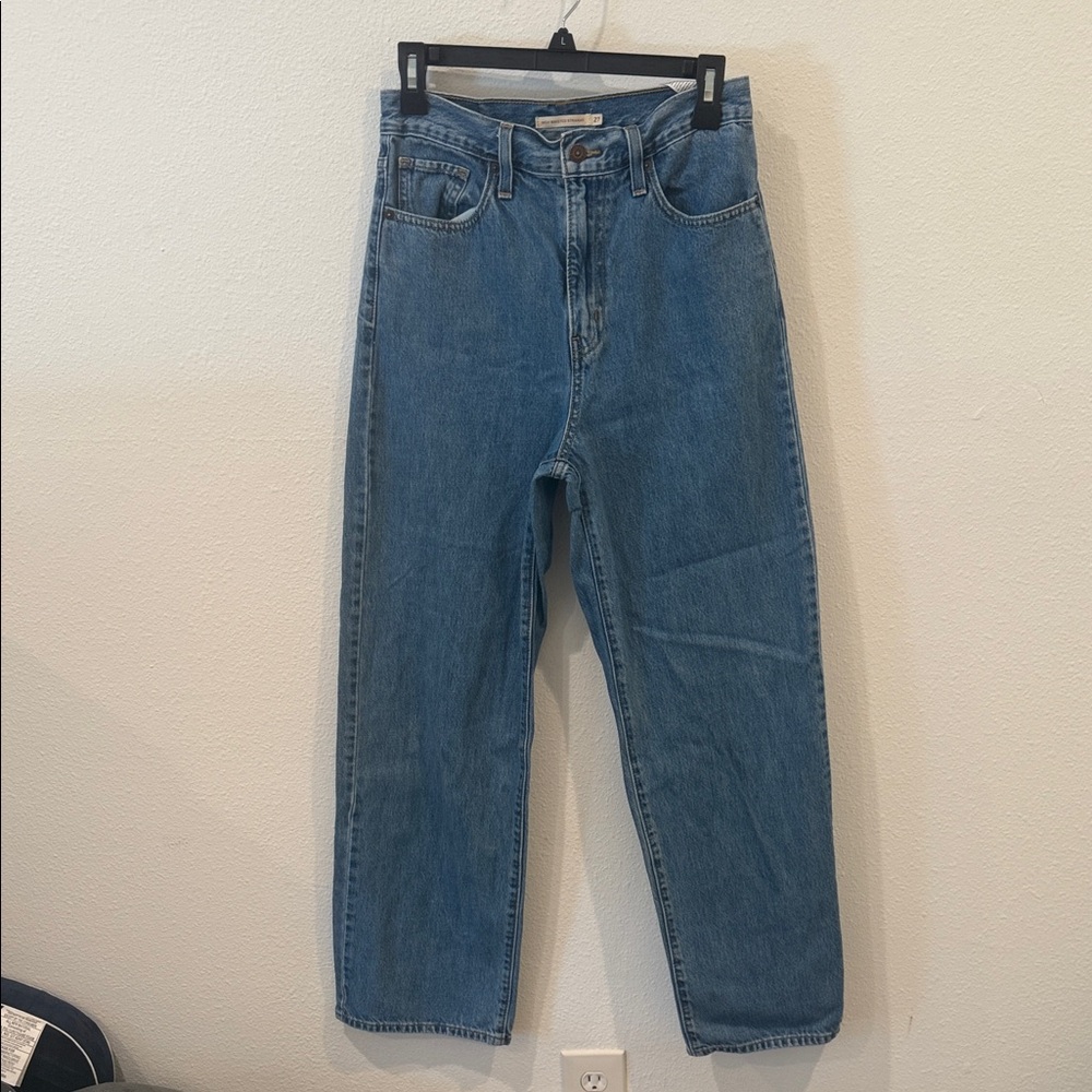 Levi’s High Waisted Straight Jeans Size 27